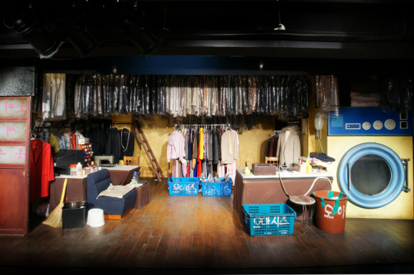 \uc0c1\uc0c1\uacfc \ud604\uc2e4\uc758 \uacbd\uacc4\ub97c \ud5c8\ubb3c\ub2e4